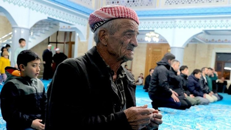 Tüm yurtta Kadir Gecesi dualarla idrak edildi