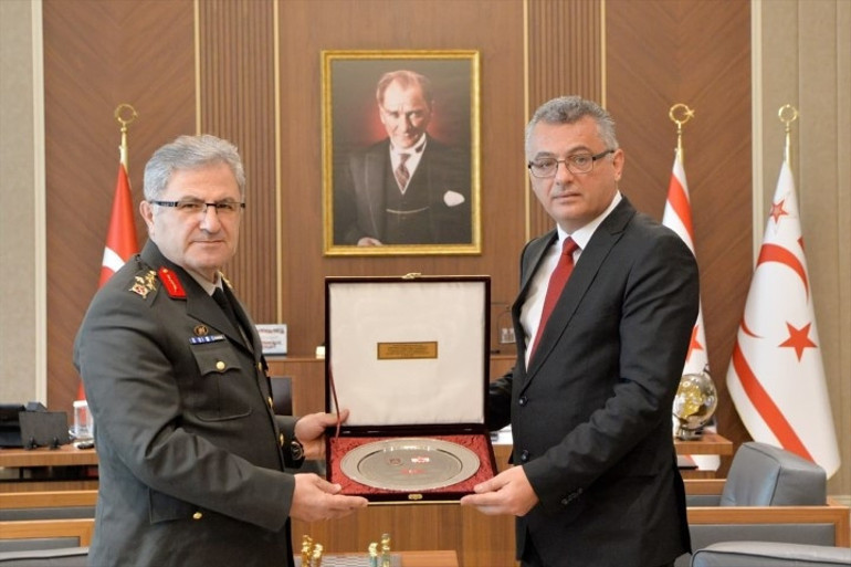 Kara Kuvvetleri Komutanı KKTCde