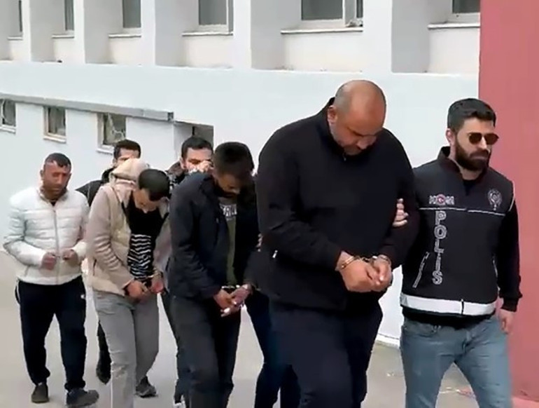  4 kişi tutuklandı