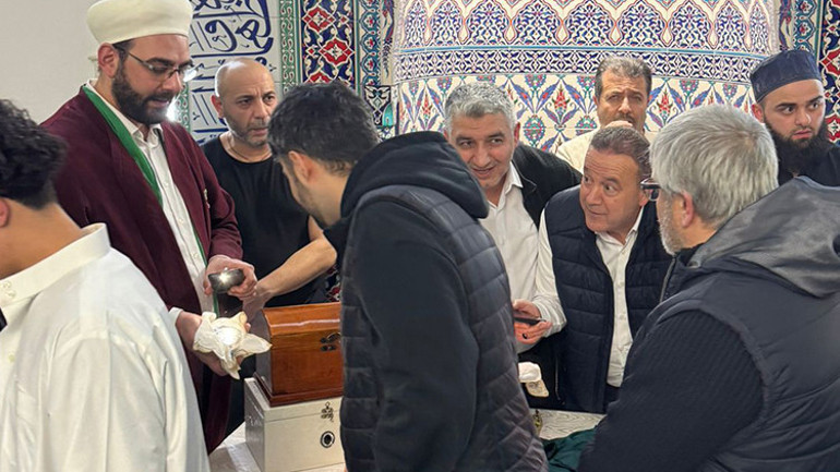 Kadir Gecesi’nde Mimar Sinan Camii’ne yoğun katılım