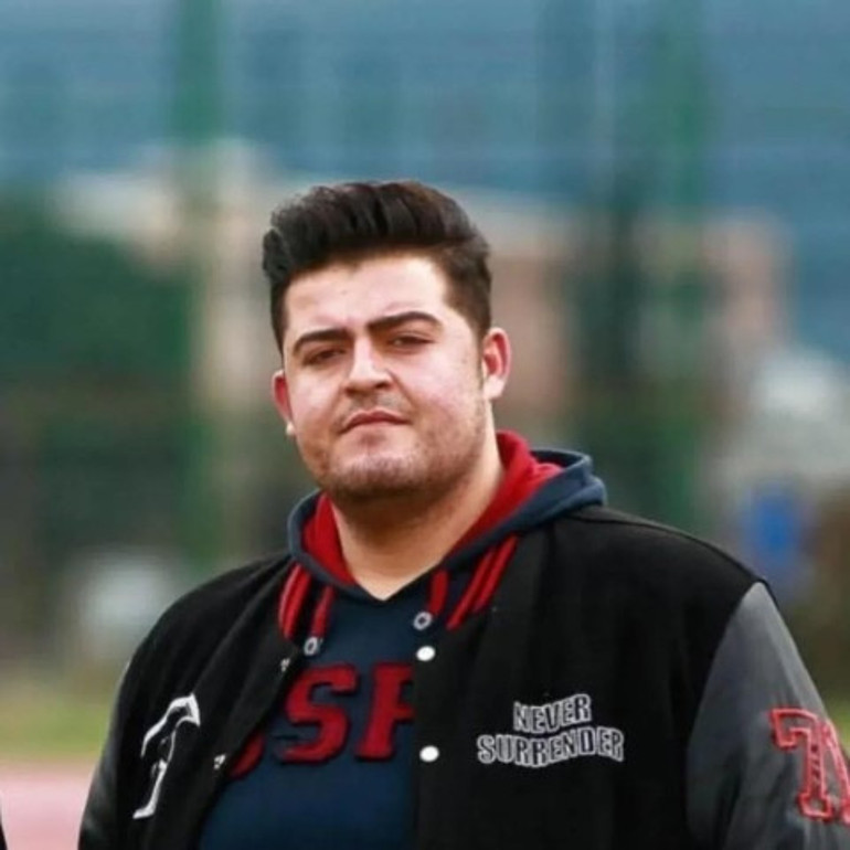 Ailesinin ulaşamadığı genç, evde ölü bulundu