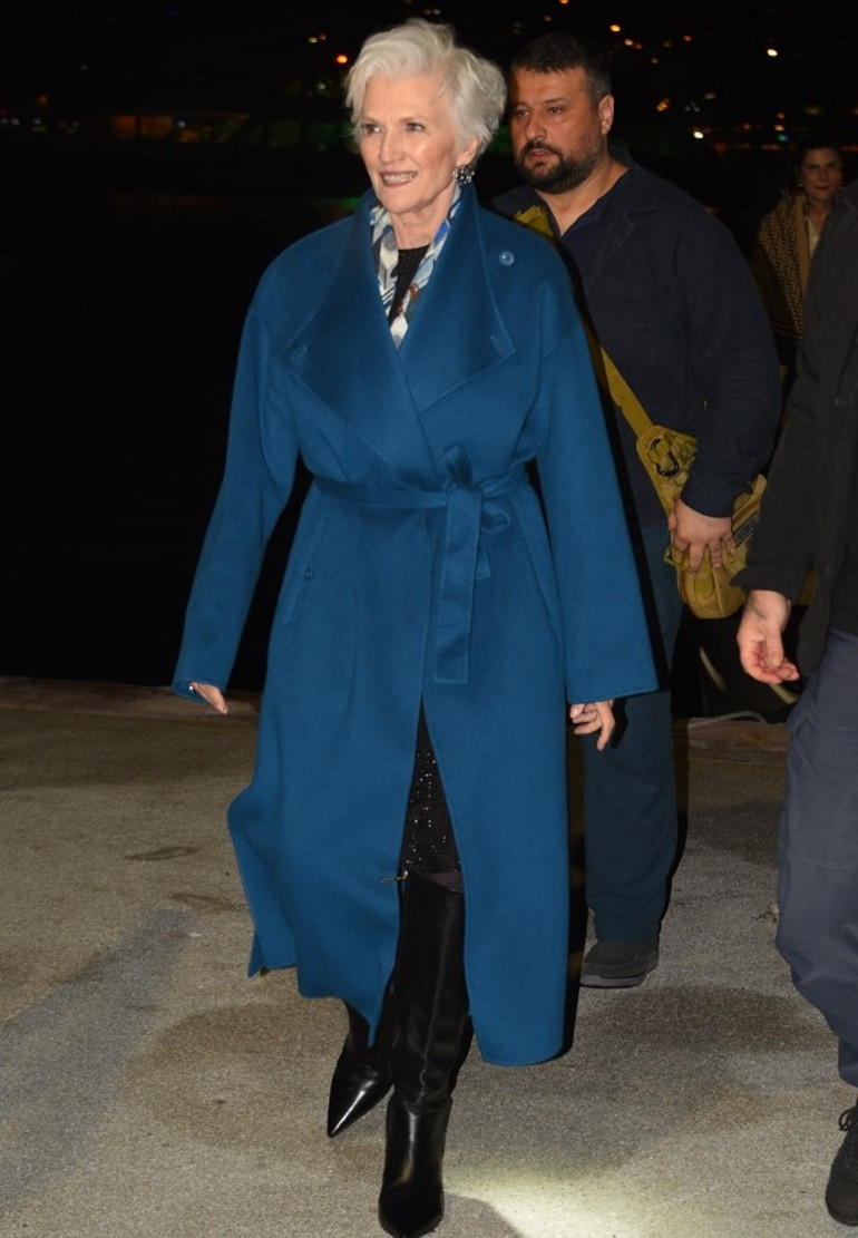 Elon Musk’ın model annesi Maye Musk İstanbulda... El fenerli önlem
