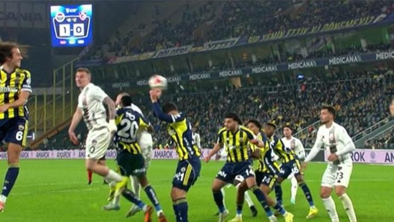 Fenerbahçe-Gaziantep FK maçındaki penaltı pozisyonunu yorumladılar ‘Mikrocerrahi yapmış’
