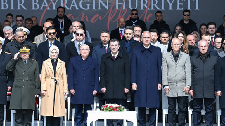 Çanakkale destanı 111 yıl sonra aynı ruhla anıldı Bakan Ersoy: Tarihin akışını değiştiren bir millet