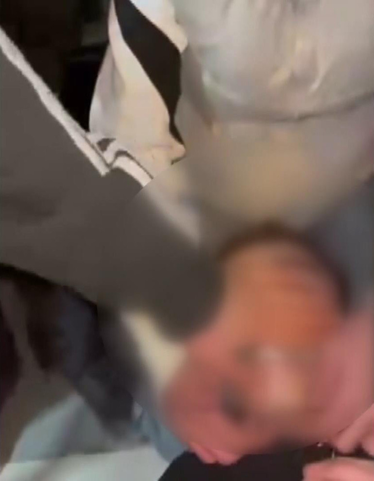 Fatihte akran zorbalığı; koli bandını doğum günü kutlayacağız diyerek marketten almışlar
