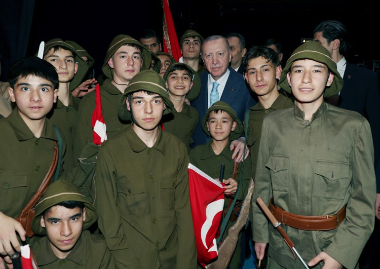 Cumhurbaşkanı Erdoğan, Şüheda 1915 tiyatro oyununu izledi