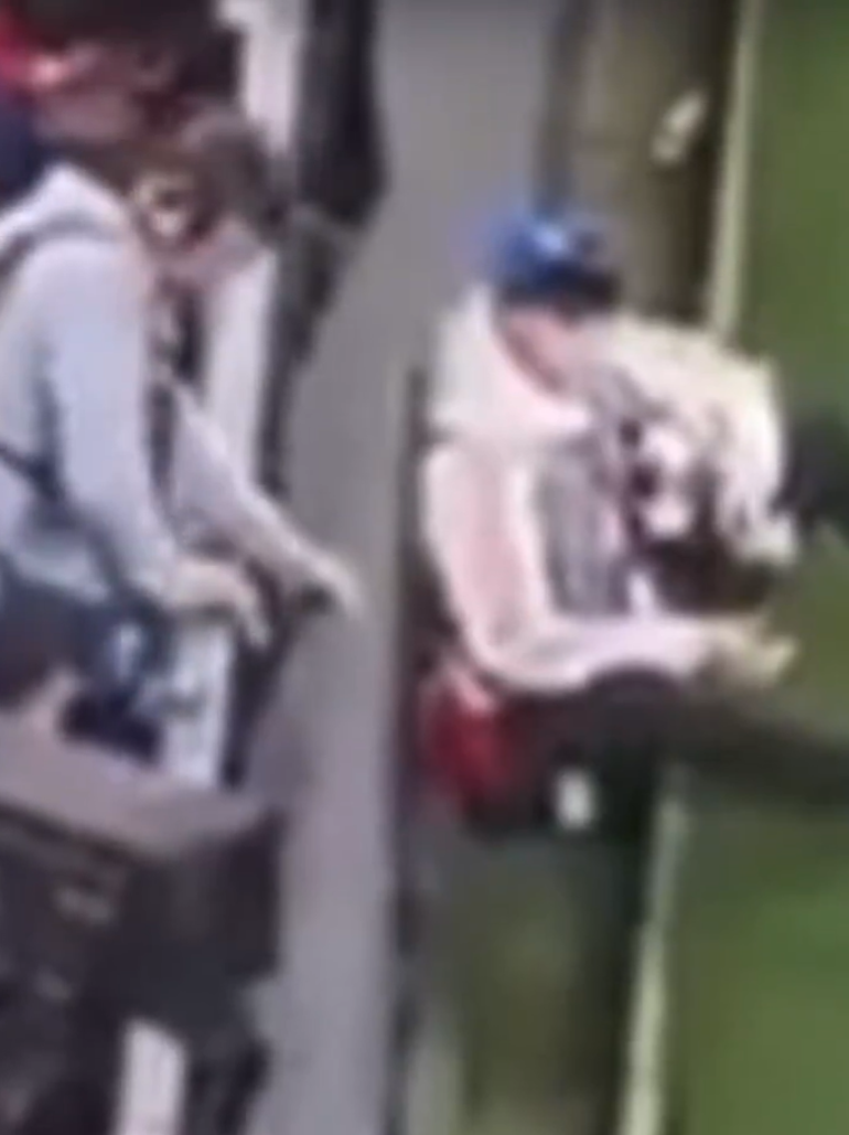 Anfieldda skandal Noa Langın parmağının yaralandığı yeri Liverpool yetkilileri sökmeye çalışmış