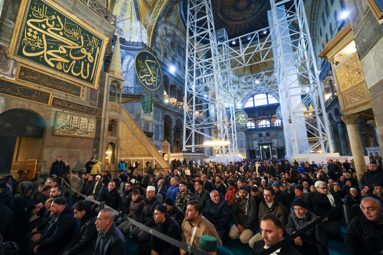 TBMM Başkanı Numan Kurtulmuş bayram namazını Ayasofya Camiinde kıldı