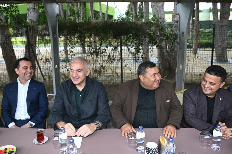 Belek’te geleneksel bayram buluşması Taksicilerle kritik başlıklar ele alındı