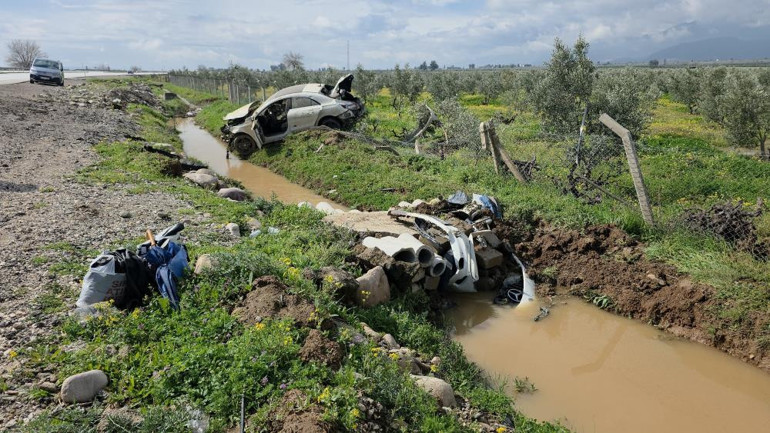 Hurdaya dönen araçtan burnu kanamadan çıktı: Verilmiş sadakam varmış