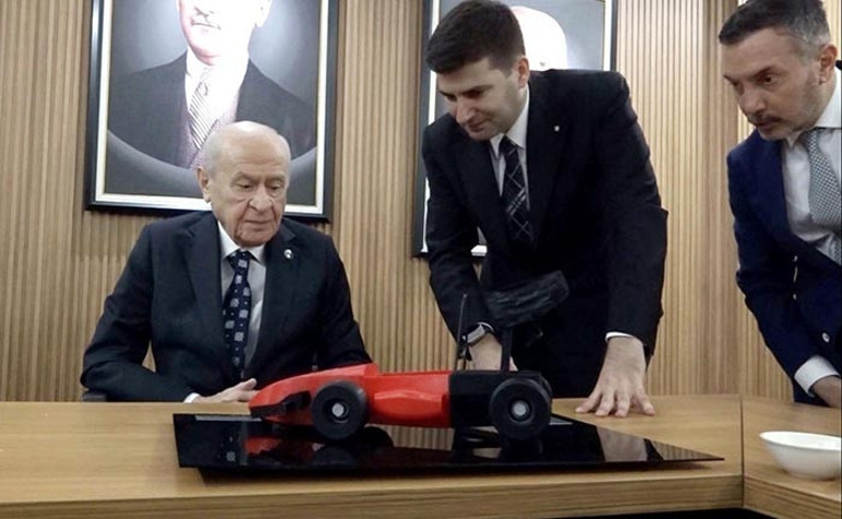 Devlet Bahçeli, Ülkü Ocaklarının yarış arabalarına isim verdi