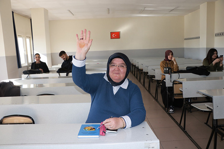 Kız çocuğu okuyacak da ne olacak dediler 41 yıl sonra herkesi şaşırttı