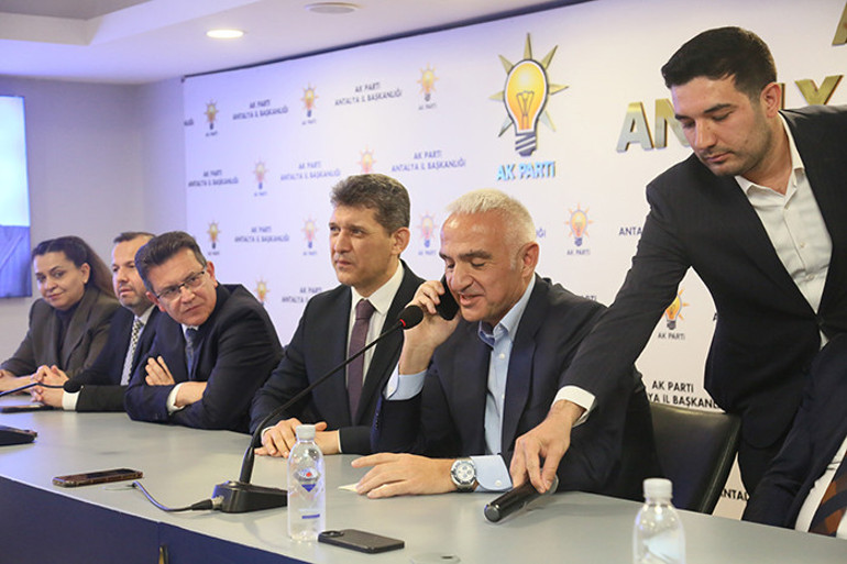 Cumhurbaşkanı Erdoğan, AK Parti Antalya teşkilatıyla telefonda bayramlaştı