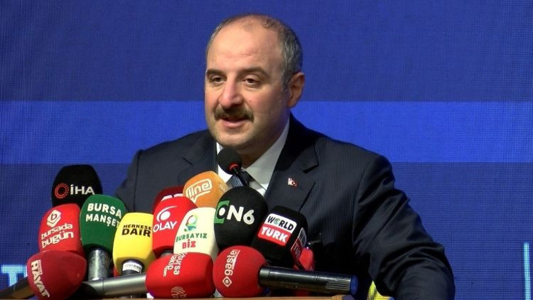 AK Parti teşkilatı, Ala ve Varank’ın katıldığı toplantıda bayramlaştı