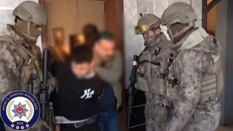  Şehir eşkıyaları yakalandı, altınlarını alıp ülkesine döndü