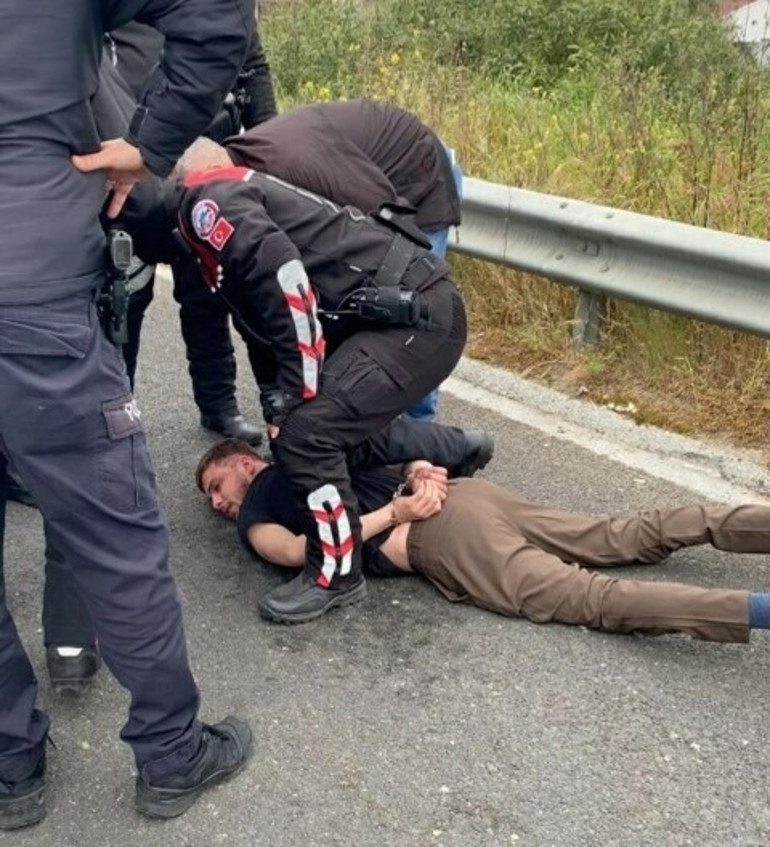  Çay içerken konu açılınca öldürdüm
