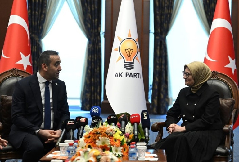 AK Parti Genel Merkezinde bayramlaşma