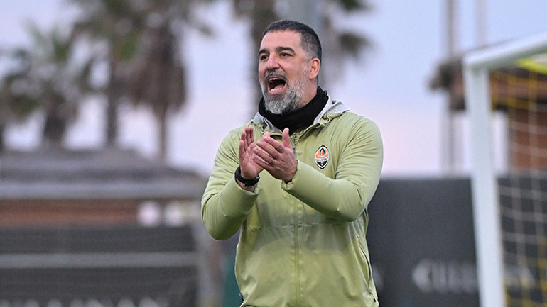  Simeone ve Enriquenin bir karışımı