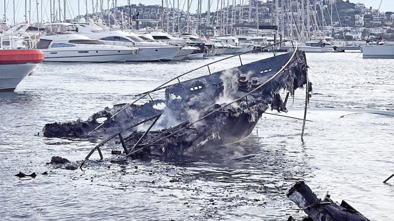 Alevler milyonluk yatlara acımadı... 7 motoryat kül oldu