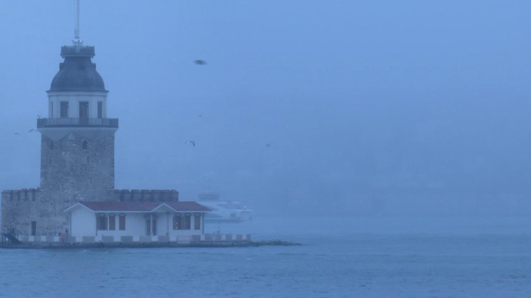 Tüm yurt yağışlı havanın etkisi altında, İstanbulda sis etkili oluyor