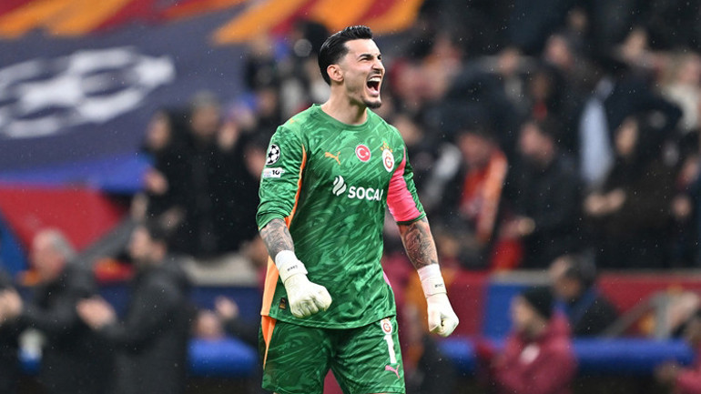 Premier Lig ekiplerinden Galatasarayın yıldızına kanca