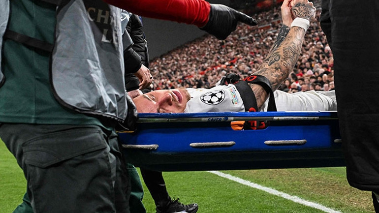 Sneijderden Liverpoola yaylım ateşi: Galatasaray ırkçılık yapmaz, kopan parmağın hesabını verin