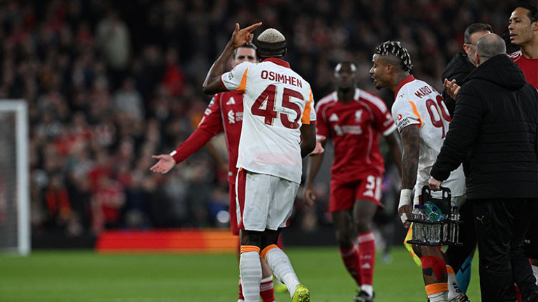 Sneijderden Liverpoola yaylım ateşi: Galatasaray ırkçılık yapmaz, kopan parmağın hesabını verin