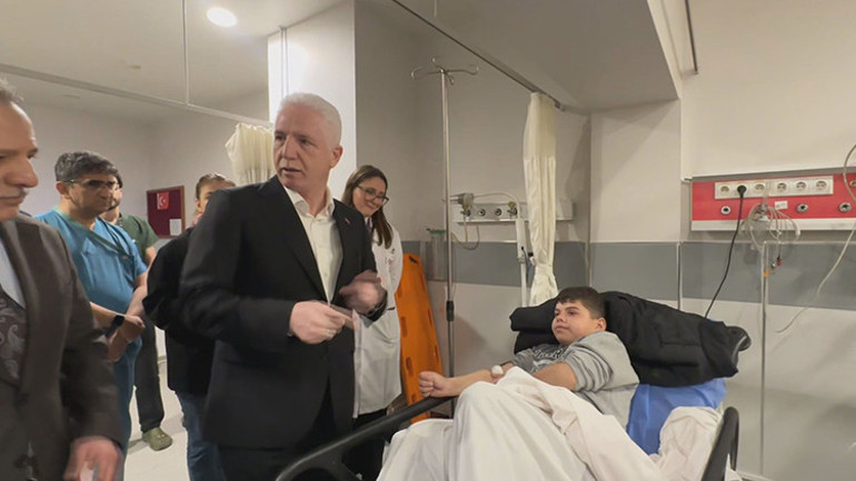 Son dakika: Fatihte iki bina çöktü: Enkazda mahsur kalan 10 kişi kurtarıldı, 1 kişi hayatını kaybetti