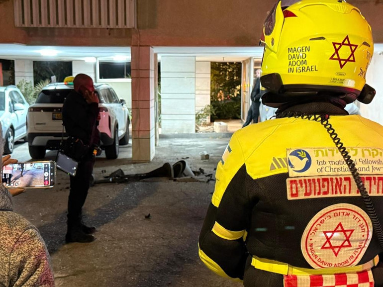 ABD-İran-İsrail savaşında son dakika gelişmeler: Tahranda art arda patlamalar İrandan 48 saat uyarısı