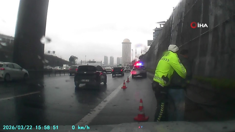 Polisler anında müdahale etti | Verilmiş sadakamız varmış