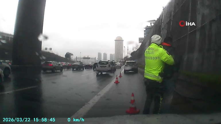 Polisler anında müdahale etti | Verilmiş sadakamız varmış