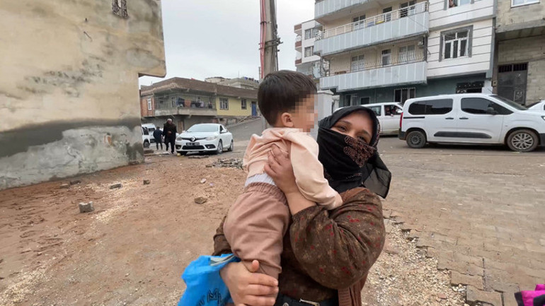 Birkaç dakika içinde ev tamamen suyla doldu Çocuklarımızı zor kurtardık