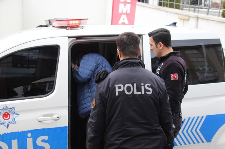  Kuyumcu, gazeteciye saldırdı