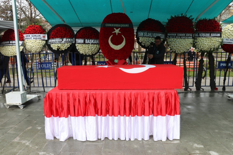 Katarda şehit olan binbaşı Taştekine acı veda