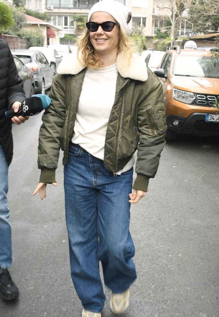 Burcu Biricik Bebekte... Konuşmak istemiyorum