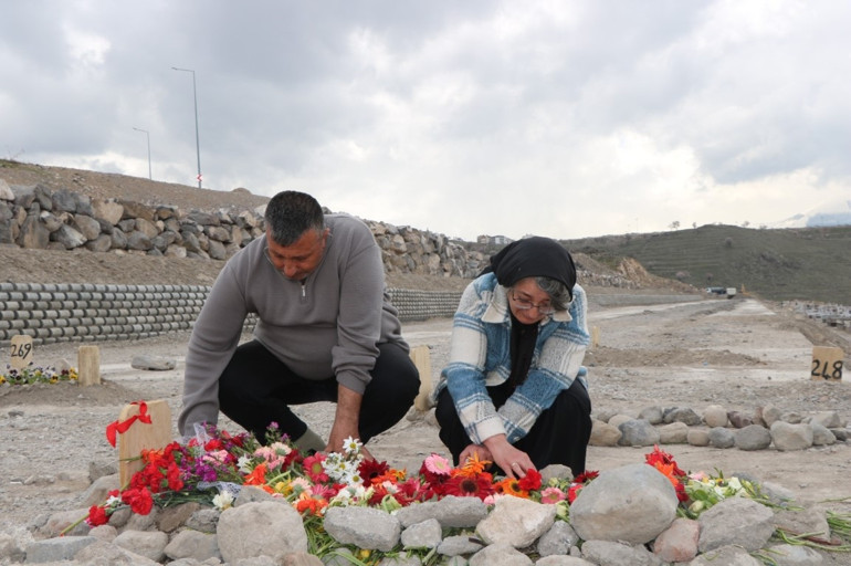  Ailesine projelerinden bahsetmiş