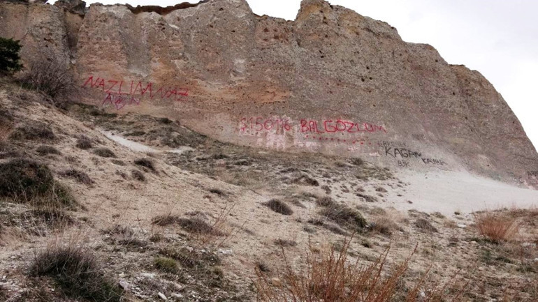Bu ne cüret: Turizmin kalbinde utanç verici görüntü Muhtardan ders gibi konuşma: Kalbinize yazın