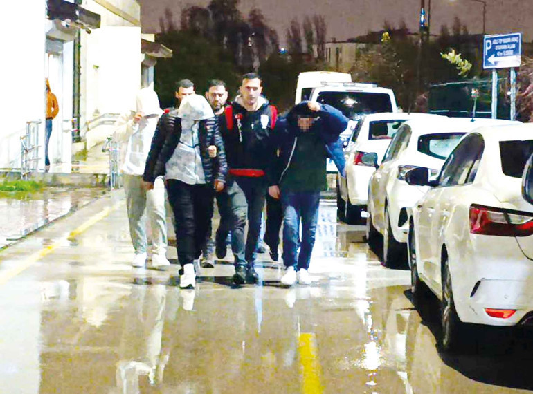  Adeta suç çiftliklerinde yetişiyorlar