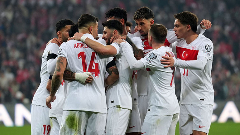  Romanyada nimet sayılıyor | Son maçı olabilir...