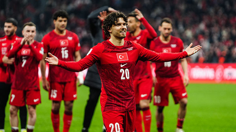 Türkiye-Romanya maçı için sürpriz yorum: Her eve lazım diyoruz, Montella ise sonuç alıyor