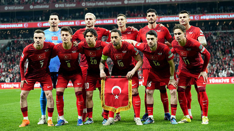 Türkiye-Romanya maçı için sürpriz yorum: Her eve lazım diyoruz, Montella ise sonuç alıyor