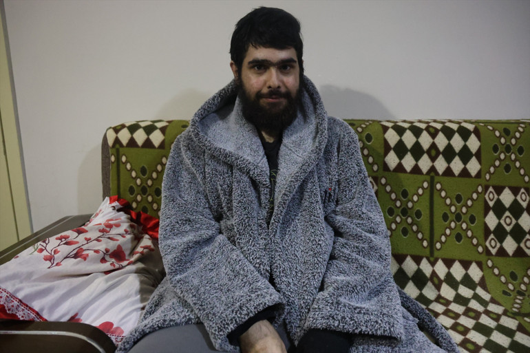 Türkiye günlerce onu konuşmuştu Evden çıkmayan telefon bağımlısı Barıştan yeni haber... 25inci yaşı böyle kutlandı