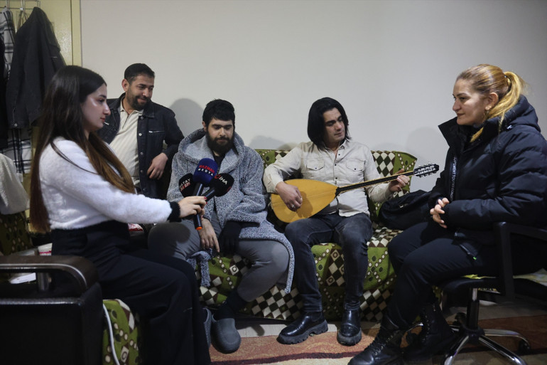 Türkiye günlerce onu konuşmuştu Evden çıkmayan telefon bağımlısı Barıştan yeni haber... 25inci yaşı böyle kutlandı