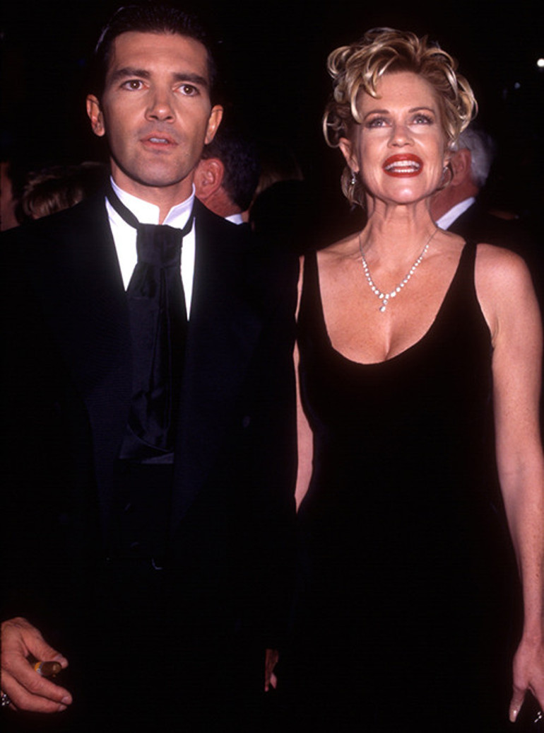 Lüks malikanesi, gösterişli bir kır evi, özel jeti vardı... Kalp krizi ünlü oyuncunun hayatını değiştirdi... Hepsini satıp küçük bir apartman dairesinde gerçek mutluluğu buldu