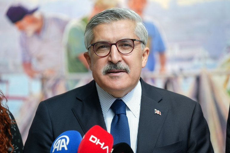 AK Partili Yaymandan ArtAnkara 12nci Uluslararası Çağdaş Sanat Fuarına ziyaret