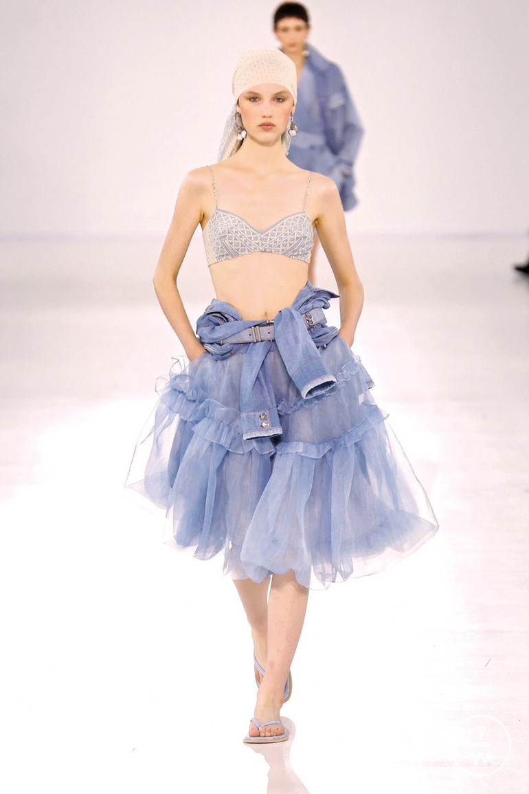 Mesele güçlü görünmek değil güçlü olmak