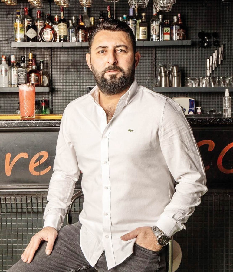 Eğlence mekânına kurşun yağmuru