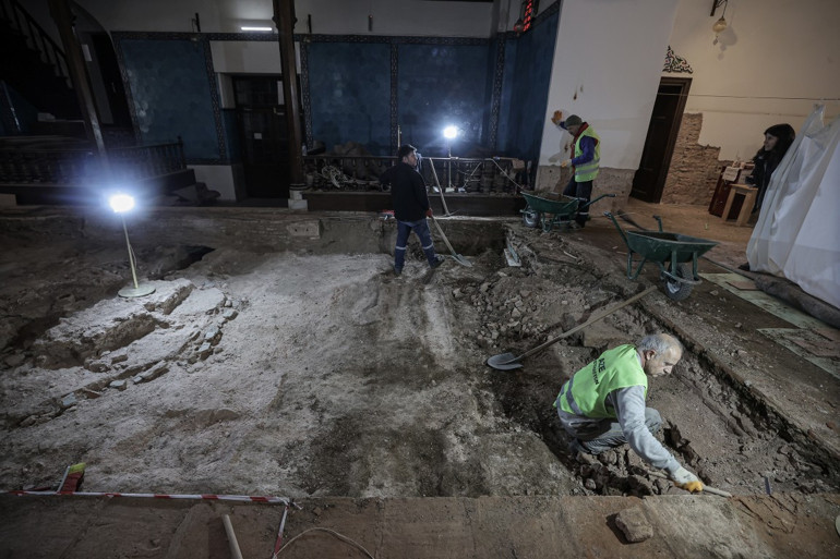 Osman Hamdi Bey’in çizdiği tablodaki camide 600 yıllık keşif