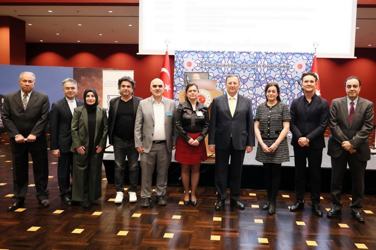 Berlin’de bilim ve dostluk buluşması