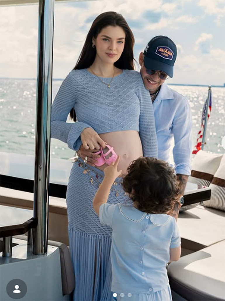 Sekizinci bebeğin cinsiyeti belli oldu...Pembe patikleri almışlar bile